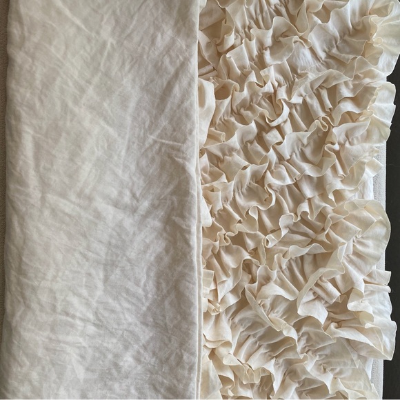 Pair of Gorgeous Off White Cream Quality Throw Pillow Shams Covers 18”X18” - Picture 6 of 8